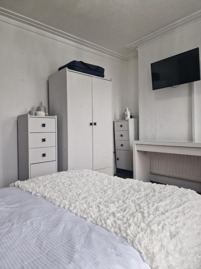 بلفاست Double Rooms, Free Continental Breakfast, Pics And Full Address Sent After Booking, 2 Miles To City Centre المظهر الخارجي الصورة